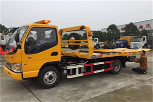 伍家岗哪里有拖车服务